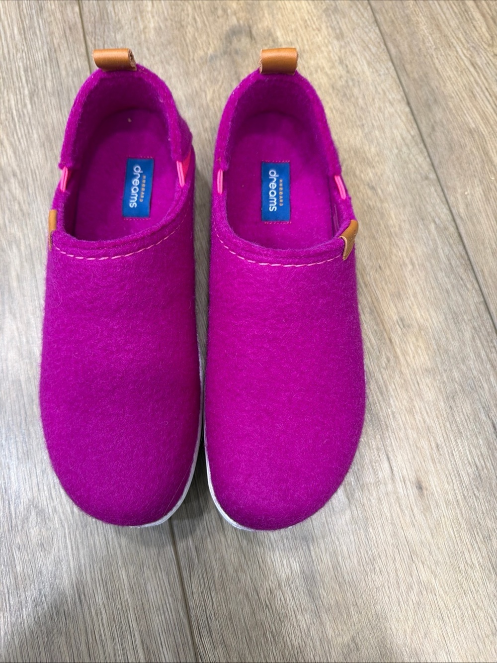 Dreams Women's Slip-On Slippers in Bright Magenta